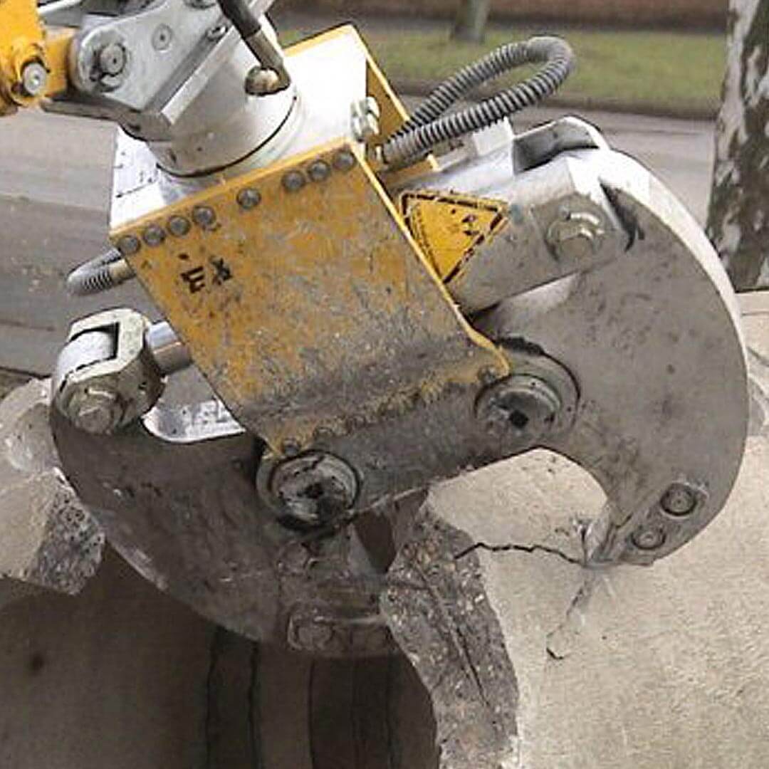 Concrete Crunching Hydraulic Crunching